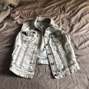 Jean Vest